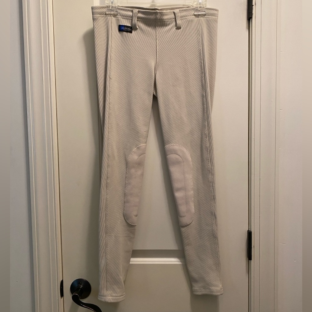 Irideon beige riding pants NWT size L tiny pick in side of leg easily fixed